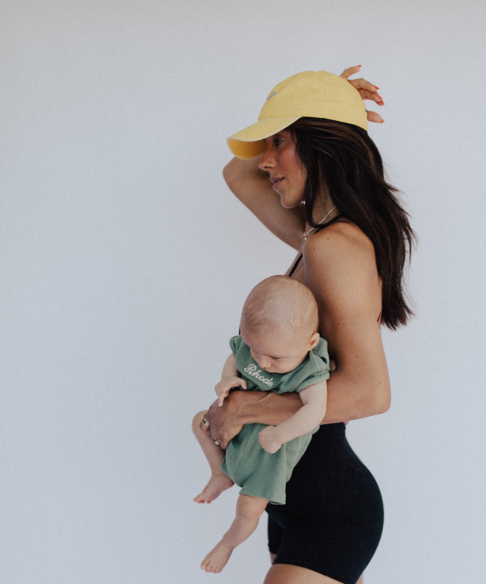 hot moms lift baseball cap