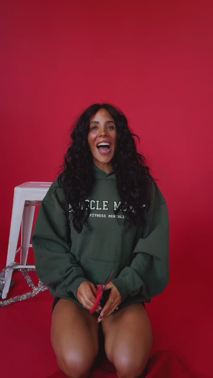 slay muscle mommy crew neck